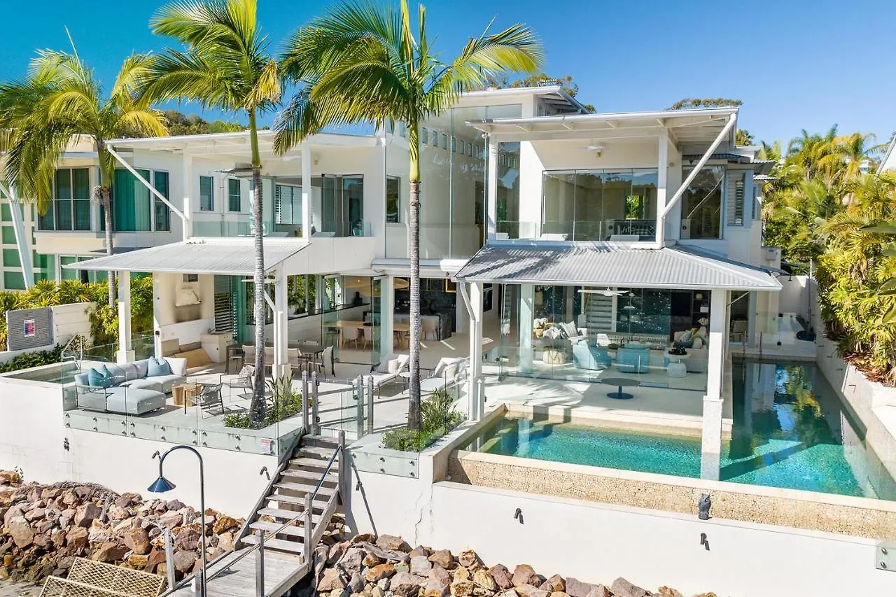 Iluka, Luxurious Riverfront Retreat Noosa Heads Australia